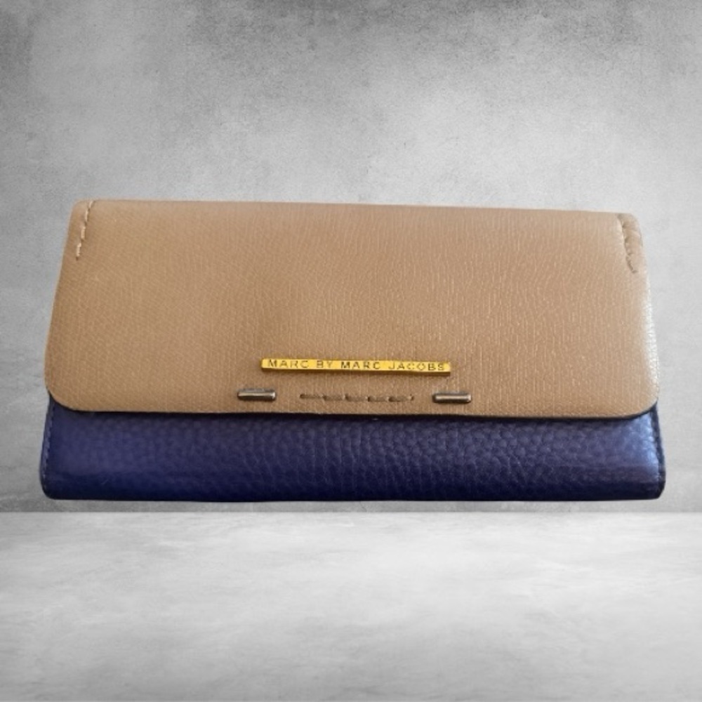 Marc by Marc Jacobs Beige and Navy Wallet